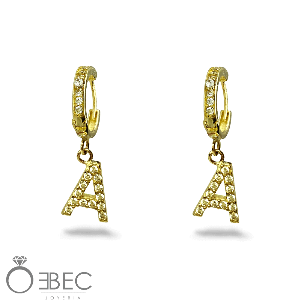 Arete huggie inicial A zirconia